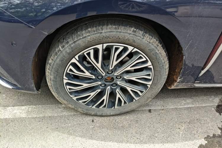 Used Hongqi H5 2023 2.0T Automatic Smart Connect Flagship Edition Exterior 4