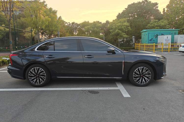 Used Hongqi H5 2023 2.0T Automatic Smart Connect Flagship Edition Exterior 7