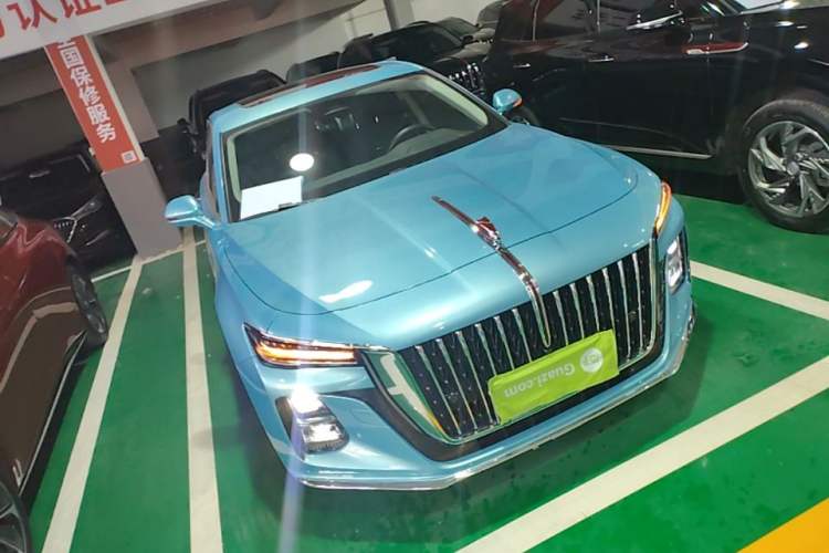 Used Hongqi H5 2023 1.5T HEV Smart Connect Flagship Edition Front Right 45 Deg