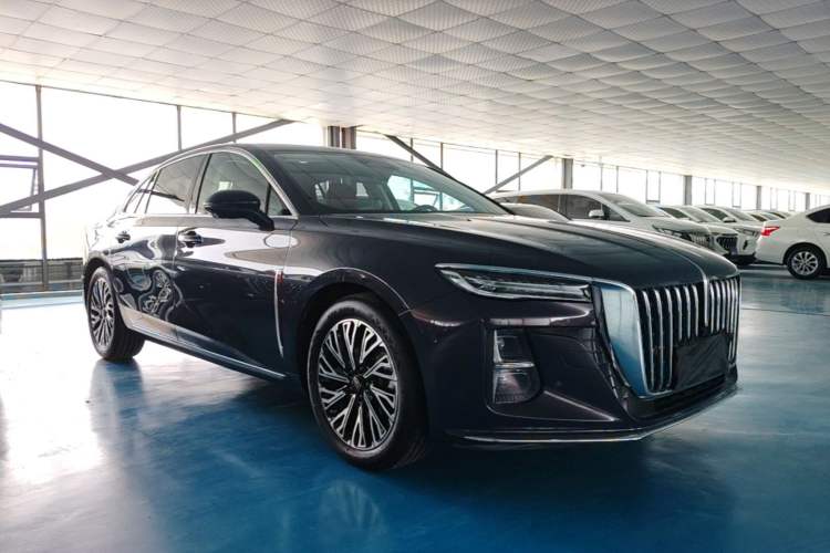 Used Hongqi H5 2023 2.0T Automatic Smart Connect Flagship Edition Front Right 45 Deg