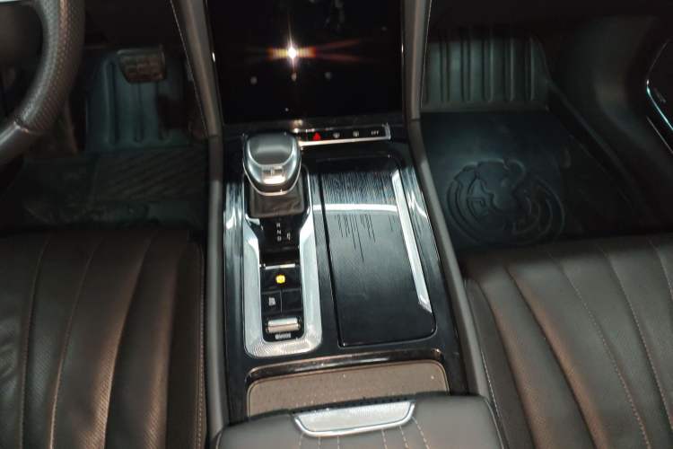 Used Hongqi H5 2023 1.5T HEV Smart Connect Flagship Edition Gear Lever