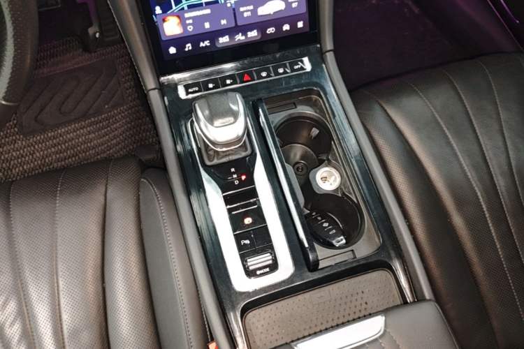 Used Hongqi H5 2023 1.5T HEV Smart Connect Flagship Edition Gear Lever