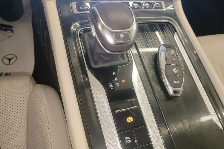 Used Hongqi H5 2023 2.0T Automatic Smart Connect Flagship Edition Gear Lever
