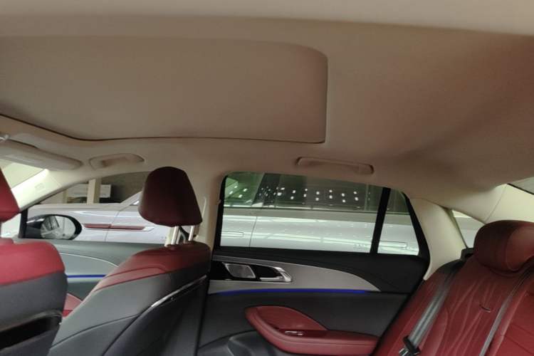 Used Hongqi H5 2023 2.0T Automatic Smart Connect Flagship Edition Headliner