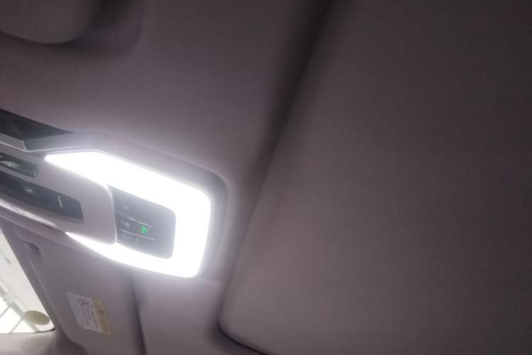 Used Hongqi H5 2023 2.0T Automatic Smart Connect Flagship Edition Headliner