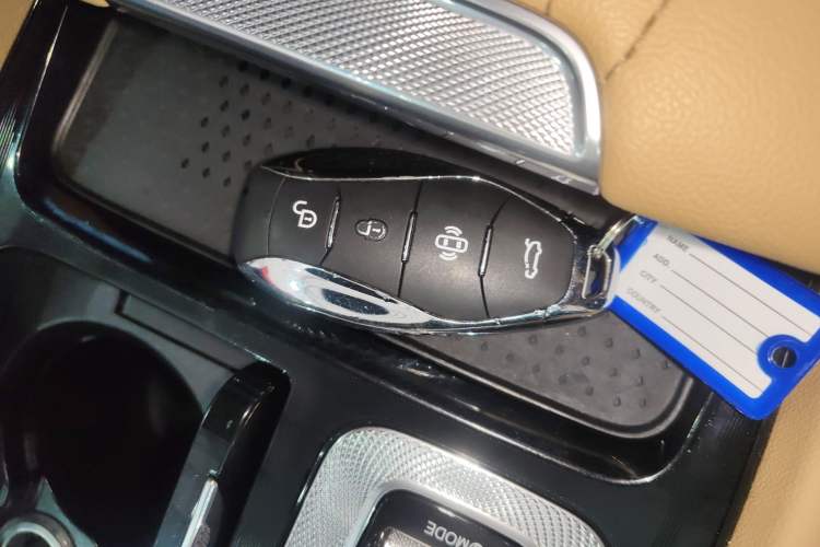 Used Hongqi H5 2023 2.0T Automatic Smart Connect Flagship Edition Interior 1