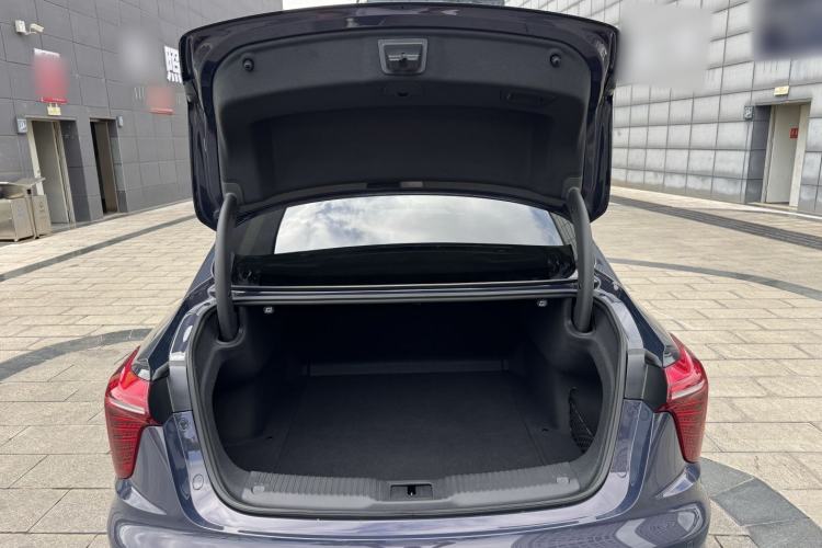 Used Hongqi H5 2023 2.0T Automatic Smart Connect Flagship Edition Interior 11