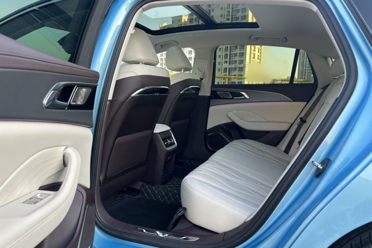 Used Hongqi H5 2023 2.0T Automatic Smart Connect Flagship Edition Interior 2