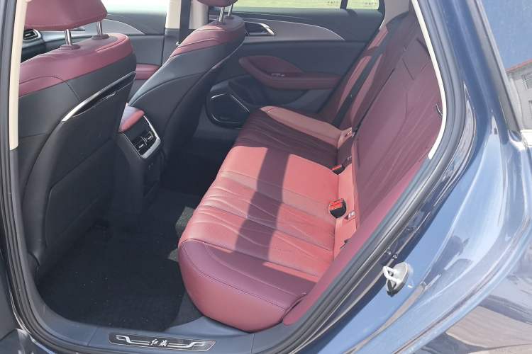 Used Hongqi H5 2023 2.0T Automatic Smart Connect Flagship Edition Interior 3