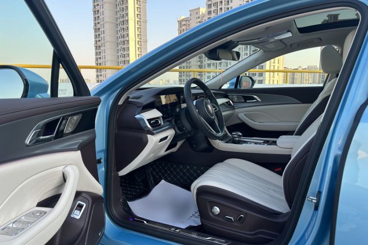 Used Hongqi H5 2023 2.0T Automatic Smart Connect Flagship Edition Interior 3