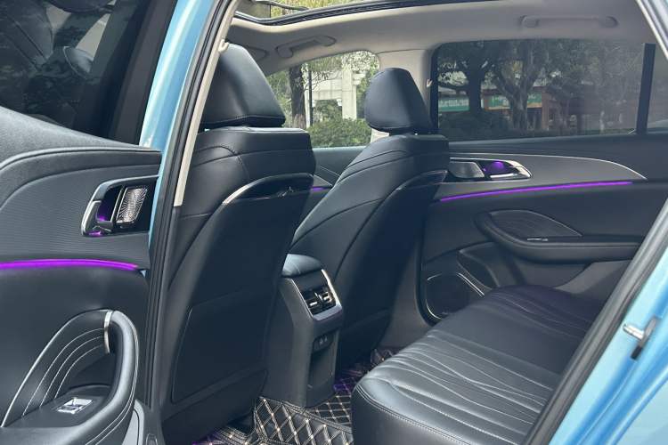 Used Hongqi H5 2023 2.0T Automatic Smart Connect Flagship Edition Interior 4