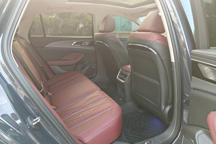 Used Hongqi H5 2023 2.0T Automatic Smart Connect Flagship Edition Interior 4