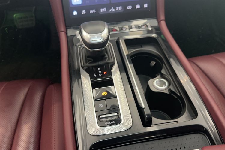Used Hongqi H5 2023 2.0T Automatic Smart Connect Flagship Edition Interior 4