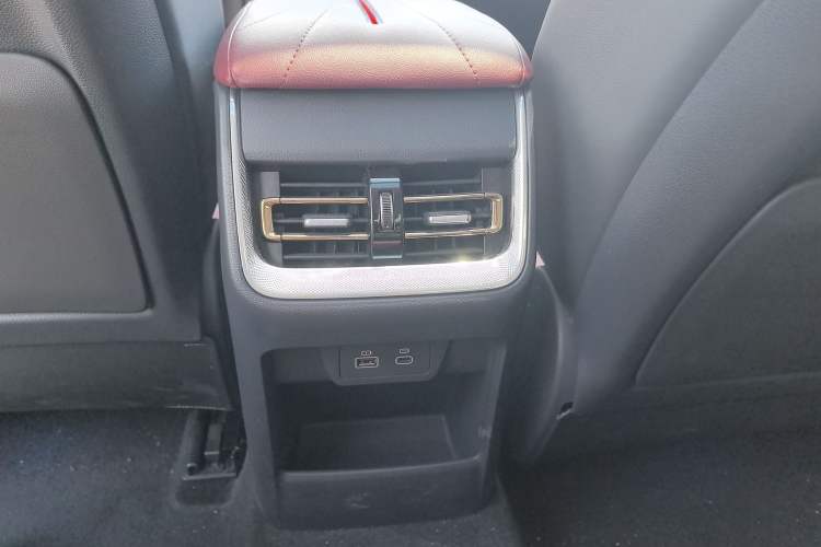 Used Hongqi H5 2023 2.0T Automatic Smart Connect Flagship Edition Interior 5