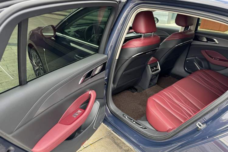 Used Hongqi H5 2023 2.0T Automatic Smart Connect Flagship Edition Interior 6