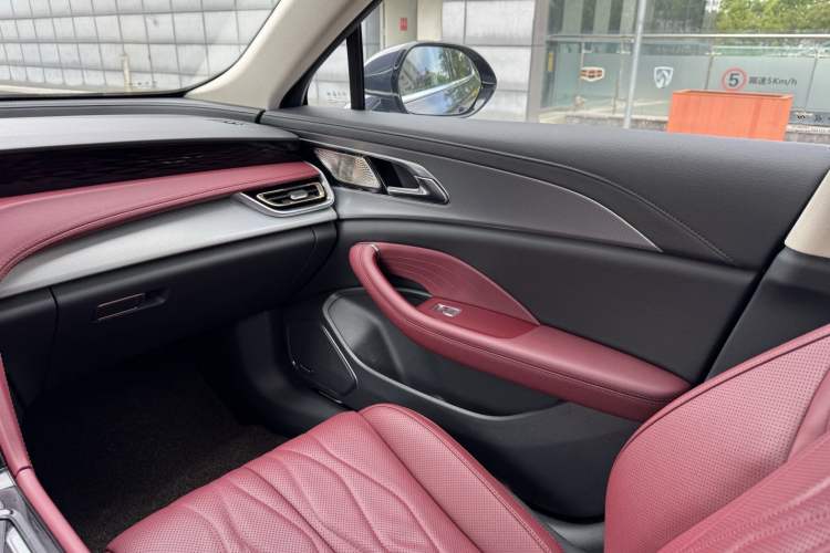 Used Hongqi H5 2023 2.0T Automatic Smart Connect Flagship Edition Interior 7