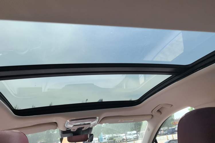 Used Hongqi H5 2023 2.0T Automatic Smart Connect Flagship Edition Interior 9
