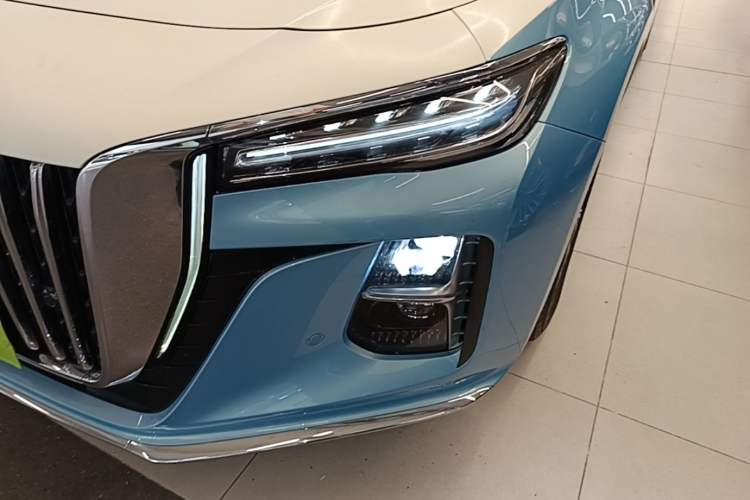 Used Hongqi H5 2023 2.0T Automatic Smart Connect Flagship Edition Left Front Headlight