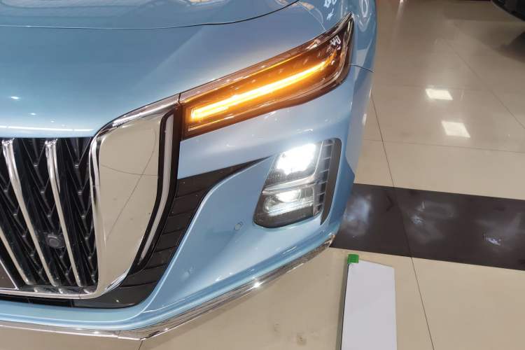 Used Hongqi H5 2023 2.0T Automatic Smart Connect Flagship Edition Left Front Headlight