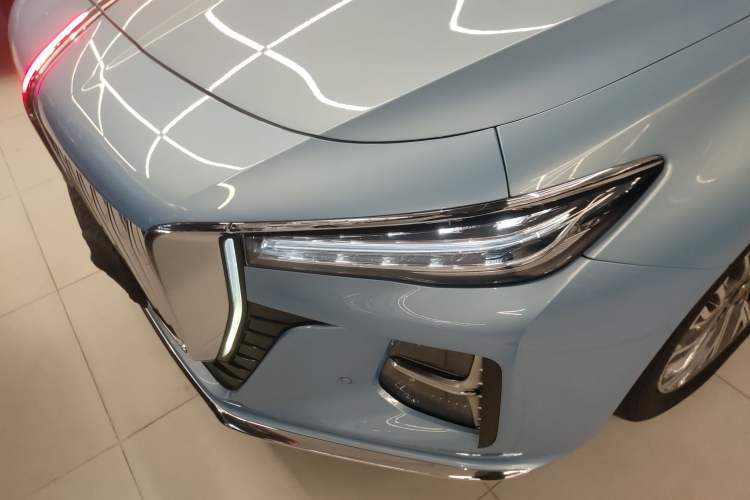 Used Hongqi H5 2023 2.0T Automatic Smart Connect Flagship Edition Left Front Headlight