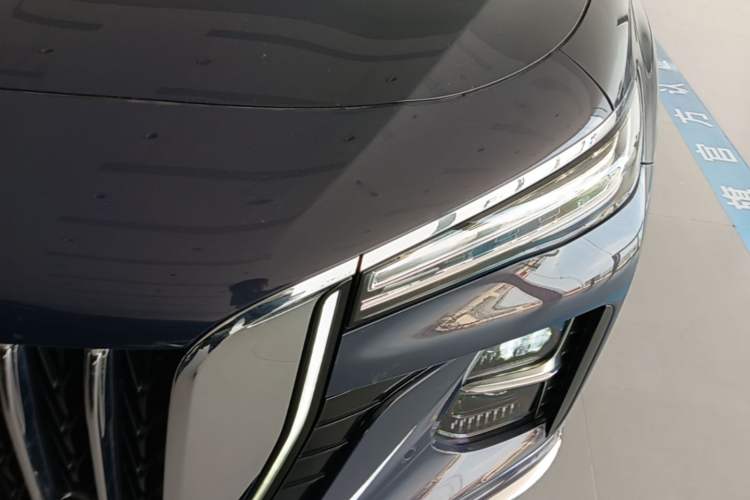 Used Hongqi H5 2023 2.0T Automatic Smart Connect Flagship Edition Left Front Headlight