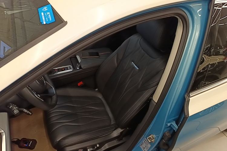 Used Hongqi H5 2023 2.0T Automatic Smart Connect Flagship Edition Left Front Seat