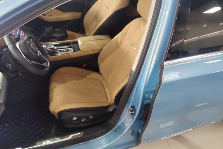 Used Hongqi H5 2023 2.0T Automatic Smart Connect Flagship Edition Left Front Seat