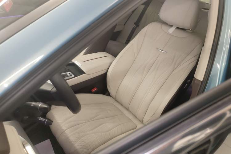Used Hongqi H5 2023 2.0T Automatic Smart Connect Flagship Edition Left Front Seat