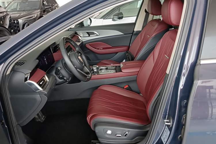 Used Hongqi H5 2023 2.0T Automatic Smart Connect Flagship Edition Left Front Seat