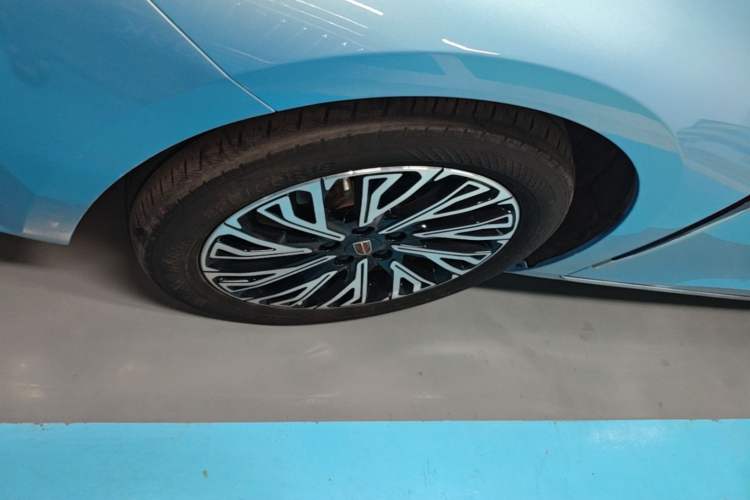 Used Hongqi H5 2023 1.5T HEV Smart Connect Flagship Edition Left Front Wheel Hub