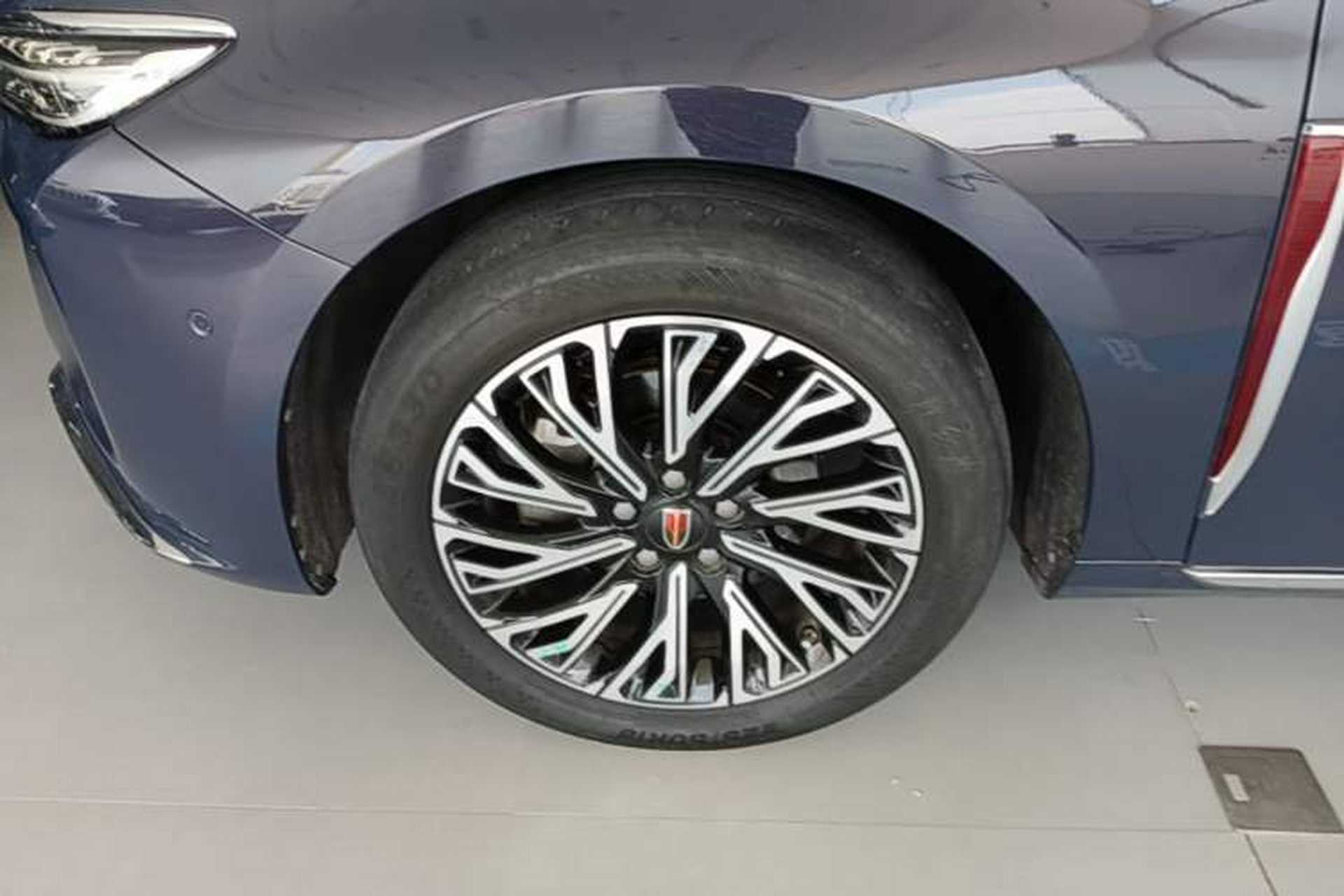 Used Hongqi H5 2023 2.0T Automatic Smart Connect Flagship Edition Left Front Wheel Hub
