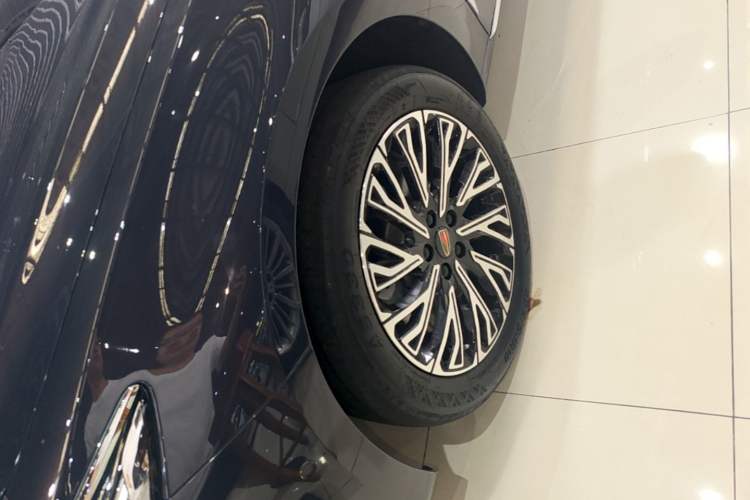 Used Hongqi H5 2023 2.0T Automatic Smart Connect Flagship Edition Left Front Wheel Hub