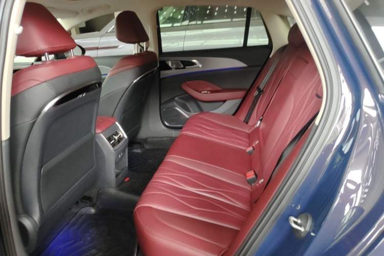 Used Hongqi H5 2023 2.0T Automatic Smart Connect Flagship Edition Left Rear Seat