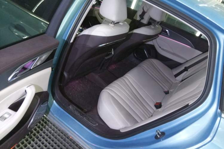 Used Hongqi H5 2023 2.0T Automatic Smart Connect Flagship Edition Left Rear Seat