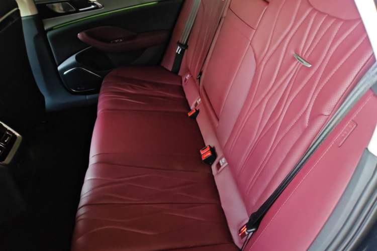 Used Hongqi H5 2023 2.0T Automatic Smart Connect Flagship Edition Left Rear Seat