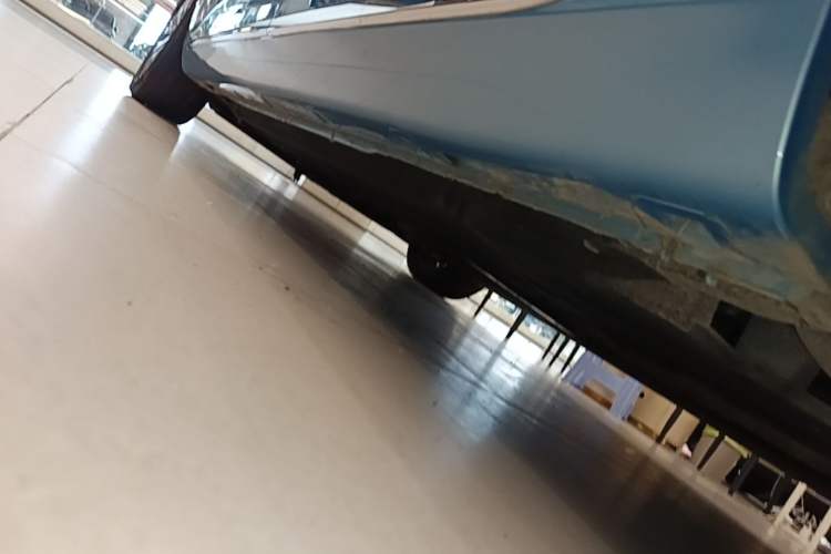 Used Hongqi H5 2023 2.0T Automatic Smart Connect Flagship Edition Left Side Sill