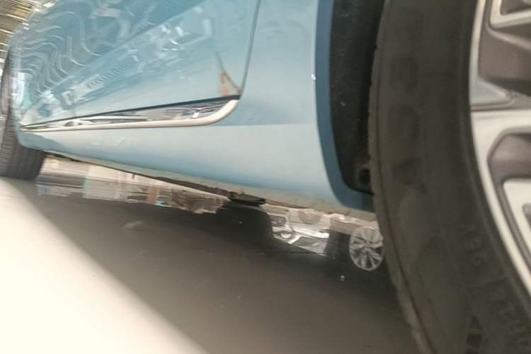 Used Hongqi H5 2023 1.5T HEV Smart Connect Flagship Edition Left Side Sill