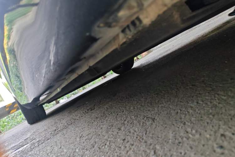 Used Hongqi H5 2023 2.0T Automatic Smart Connect Flagship Edition Left Side Sill