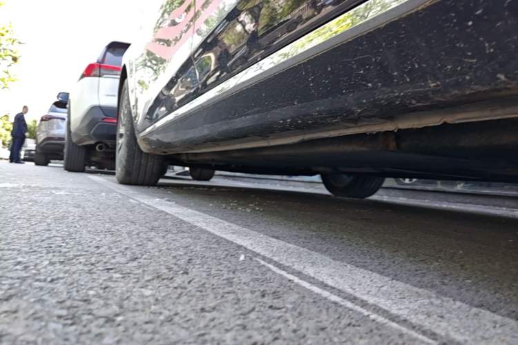 Used Hongqi H5 2023 2.0T Automatic Smart Connect Flagship Edition Left Side Sill
