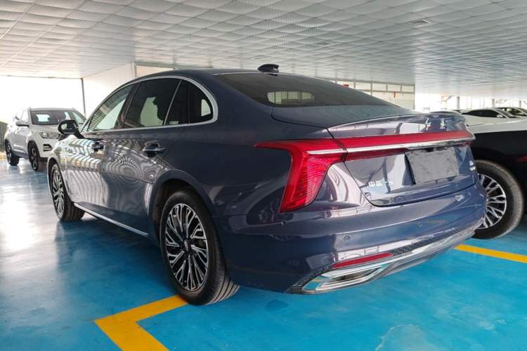Used Hongqi H5 2023 2.0T Automatic Smart Connect Flagship Edition Rear Left 45 Deg