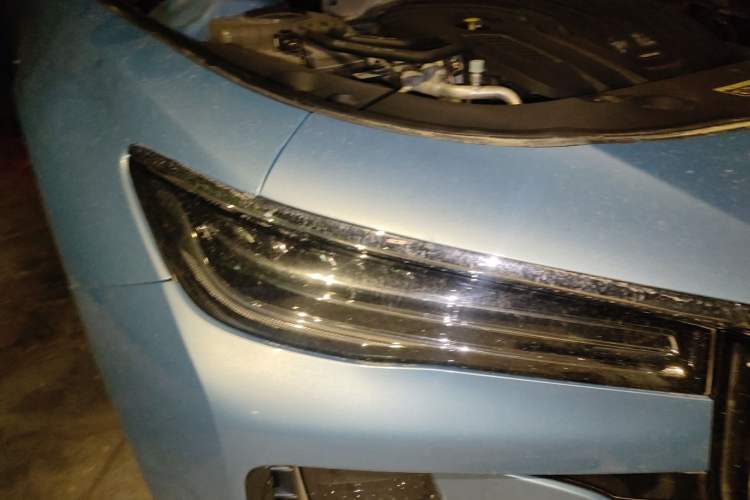 Used Hongqi H5 2023 2.0T Automatic Smart Connect Flagship Edition Right Front Headlight