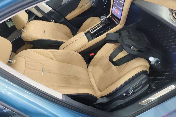 Used Hongqi H5 2023 2.0T Automatic Smart Connect Flagship Edition Right Front Seat