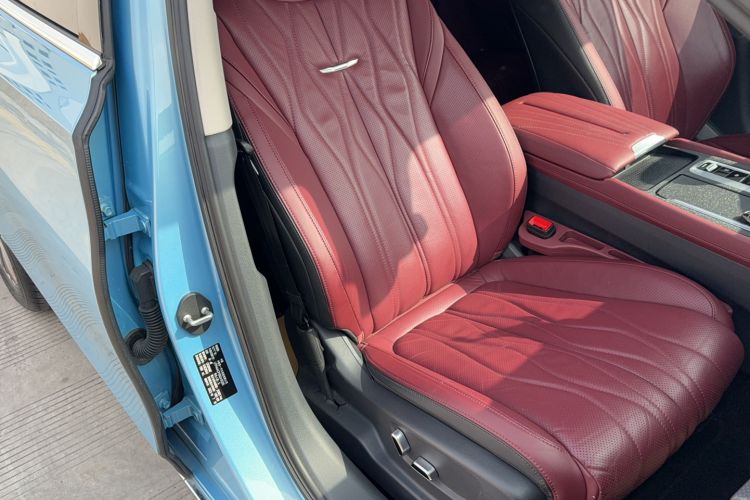 Used Hongqi H5 2023 2.0T Automatic Smart Connect Flagship Edition Right Front Seat