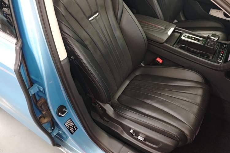 Used Hongqi H5 2023 1.5T HEV Smart Connect Flagship Edition Right Front Seat