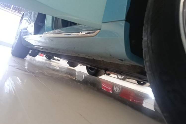 Used Hongqi H5 2023 1.5T HEV Smart Connect Flagship Edition Right Side Sill