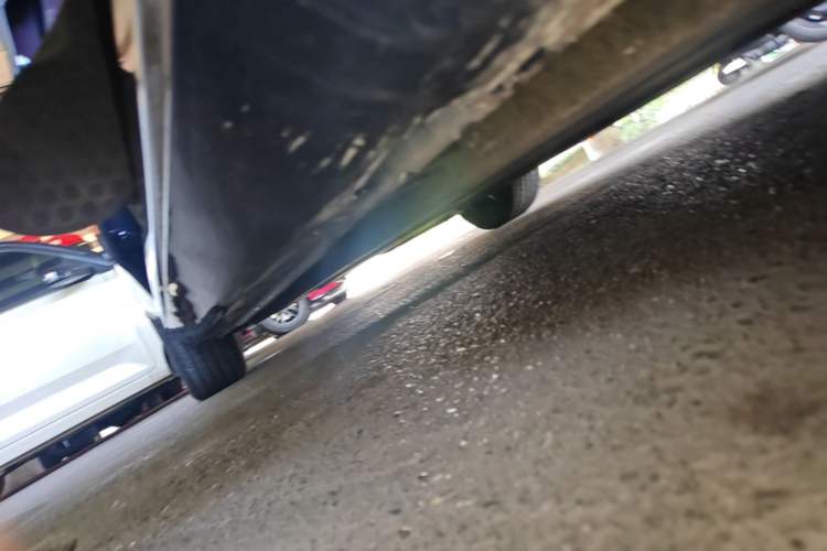 Used Hongqi H5 2023 2.0T Automatic Smart Connect Flagship Edition Right Side Sill