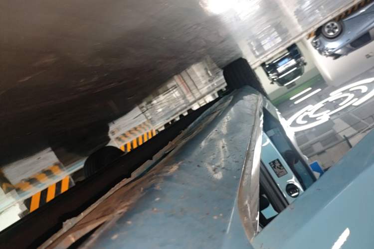 Used Hongqi H5 2023 1.5T HEV Smart Connect Flagship Edition Right Side Sill
