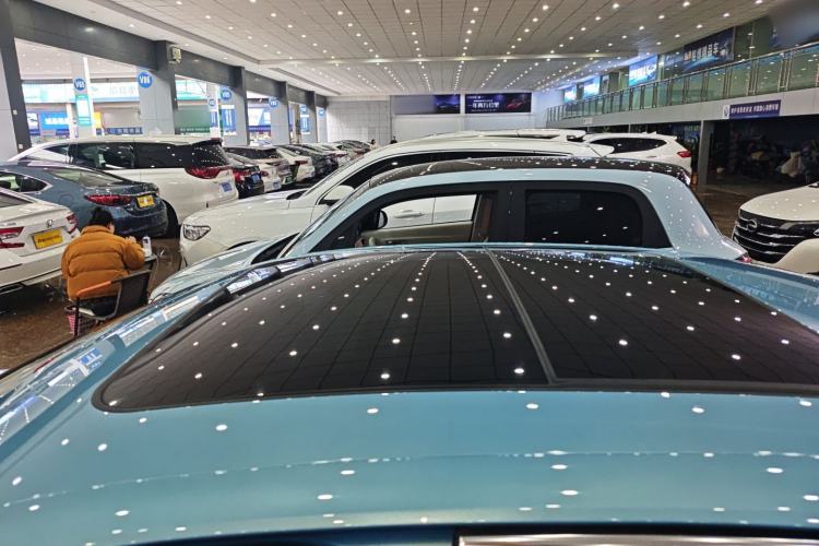 Used Hongqi H5 2023 2.0T Automatic Smart Connect Flagship Edition Roof