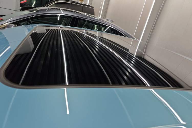 Used Hongqi H5 2023 1.5T HEV Smart Connect Flagship Edition Roof
