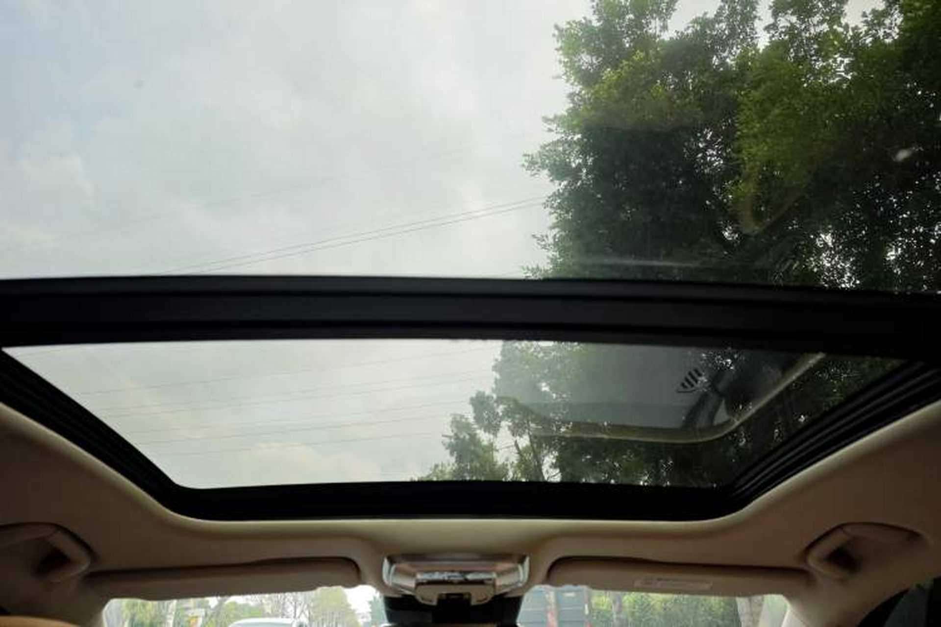 Used Hongqi H5 2023 2.0T Automatic Smart Connect Flagship Edition Roof